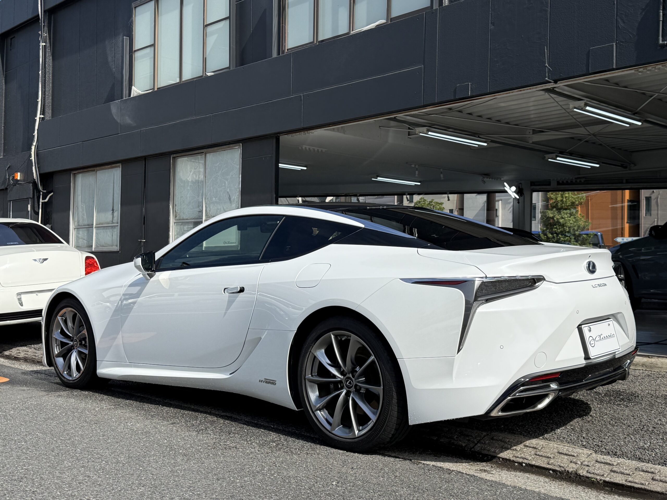 レクサス LC500h Lパッケージ リアビュー