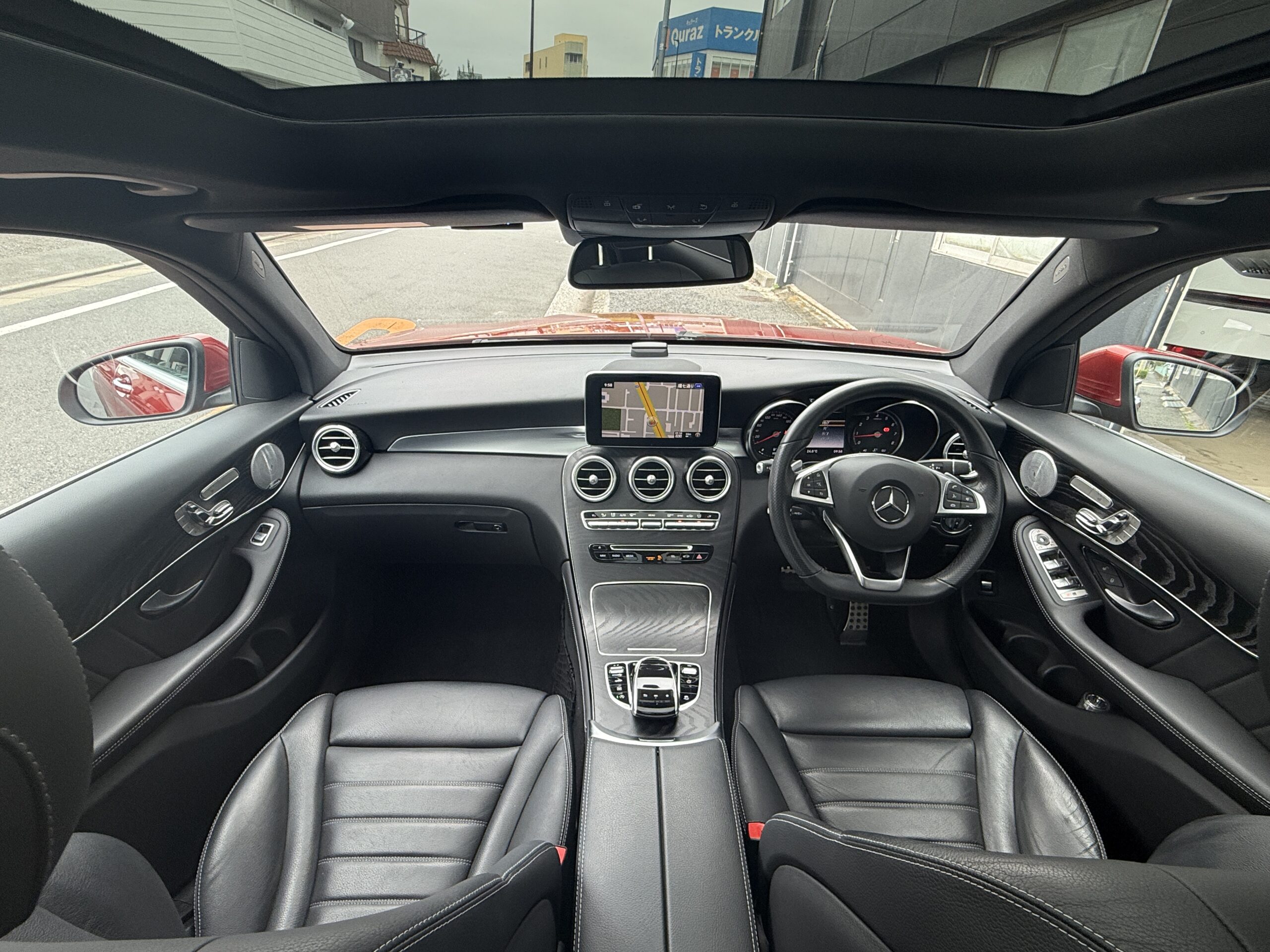 メルセデス・ベンツ GLC250 本革仕様 パノラミックスライディングルーフ インテリア