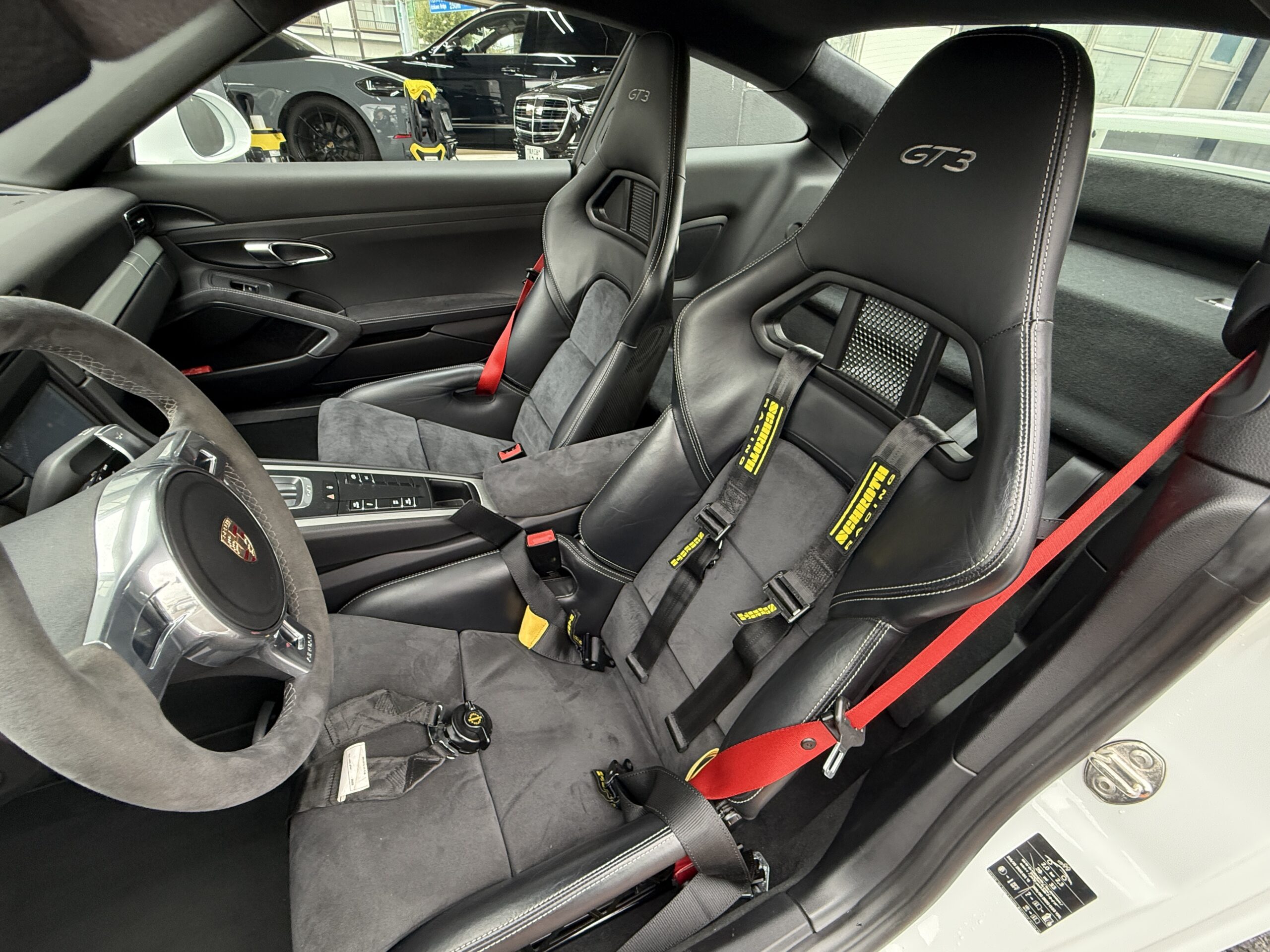 ポルシェ 911 GT3 991.1 フルバケットシート インテリア ホワイトメーター
